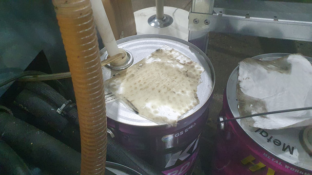 해양 오염의 숨겨진 진실 (주)부러바 유흡착재의 원리와 역할